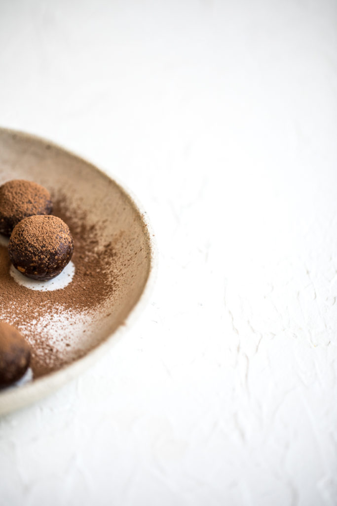 Raw Cacao Hazelnut Energy Balls | Nadia Felsch